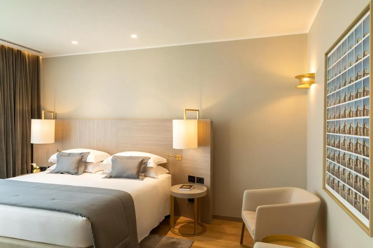 Starhotels Duomo Panoramic Penthouse - 1 Bedroom Милан